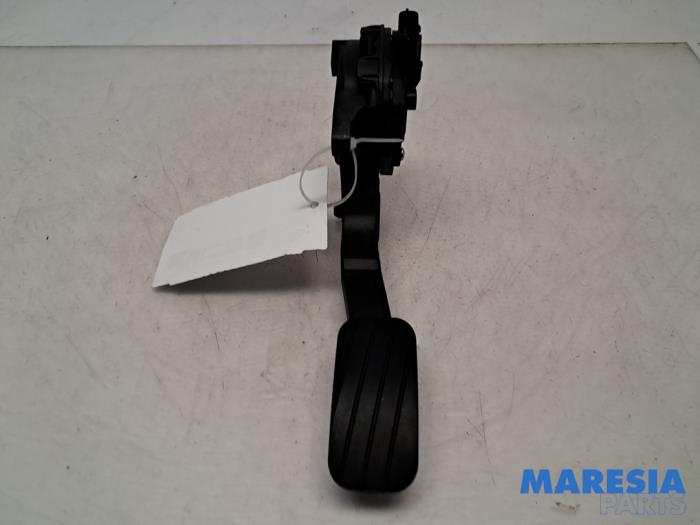 Gebruikte Gaspedaalpositie Sensor Renault Master III (EV/HV/UV/VA/VB/VD/VF/VG/VJ) 2.3 dCi 145 16V FWD Prijs € 35,70 Inclusief btw aangeboden door Maresia Parts