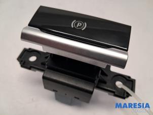 Gebruikte Schakelaar handrem Citroen C4 Grand Picasso (3A) 1.6 HDiF 115 Prijs € 20,00 Margeregeling aangeboden door Maresia Parts