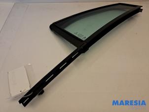 Gebruikte Ruit Driehoek rechts-achter Citroen C4 Grand Picasso (3A) 1.6 HDiF 115 Prijs € 35,00 Margeregeling aangeboden door Maresia Parts