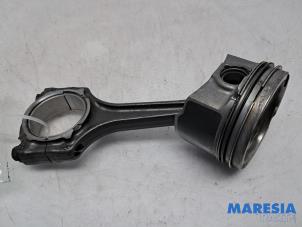 Gebruikte Zuiger Alfa Romeo MiTo (955) 1.4 Turbo 16V Prijs € 50,00 Margeregeling aangeboden door Maresia Parts