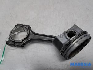 Gebruikte Zuiger Alfa Romeo MiTo (955) 1.4 Turbo 16V Prijs € 50,00 Margeregeling aangeboden door Maresia Parts