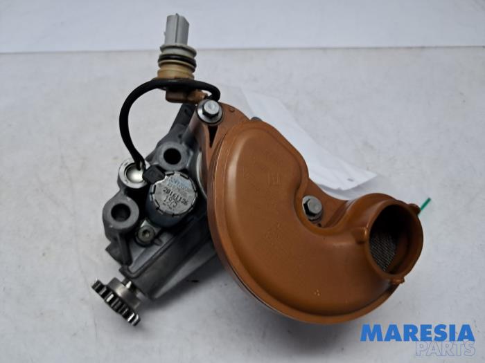 Gebruikte Oliepomp Renault Clio IV Estate/Grandtour (7R) 0.9 Energy TCE 90 12V Prijs € 40,00 Margeregeling aangeboden door Maresia Parts