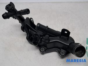 Gebruikte Thermostaathuis Renault Clio IV Estate/Grandtour (7R) 0.9 Energy TCE 90 12V Prijs € 22,99 Margeregeling aangeboden door Maresia Parts
