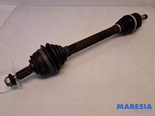 Gebruikte Homokineetas links-voor Citroen C4 Picasso (3D/3E) 1.6 e-HDi 115 Prijs € 75,00 Margeregeling aangeboden door Maresia Parts