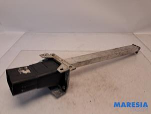 Gebruikte Frontdeel steun Citroen C4 Picasso (3D/3E) 1.6 e-HDi 115 Prijs € 30,00 Margeregeling aangeboden door Maresia Parts