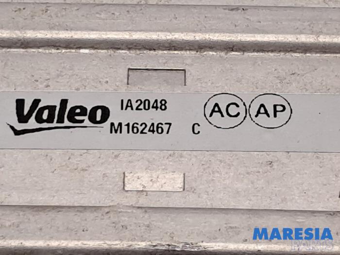 Intercooler van een Citroën C4 Picasso (3D/3E) 1.6 e-HDi 115 2014