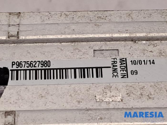 Intercooler van een Citroën C4 Picasso (3D/3E) 1.6 e-HDi 115 2014