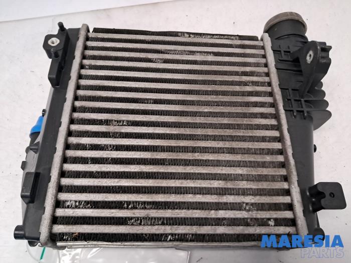Intercooler van een Citroën C4 Picasso (3D/3E) 1.6 e-HDi 115 2014