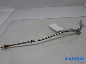 Gebruikte Olie Peilstok Fiat Doblo Cargo (263) 1.3 D Multijet Prijs € 24,20 Inclusief btw aangeboden door Maresia Parts