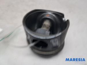 Gebruikte Zuiger Fiat Doblo Cargo (263) 1.3 D Multijet Prijs € 48,40 Inclusief btw aangeboden door Maresia Parts