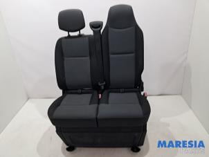 Gebruikte Bank rechts-voor Renault Master III (MA/MB/MC/MD/MH/MF/MG/MH) 2.3 dCi 135 16V FWD Prijs € 422,29 Inclusief btw aangeboden door Maresia Parts