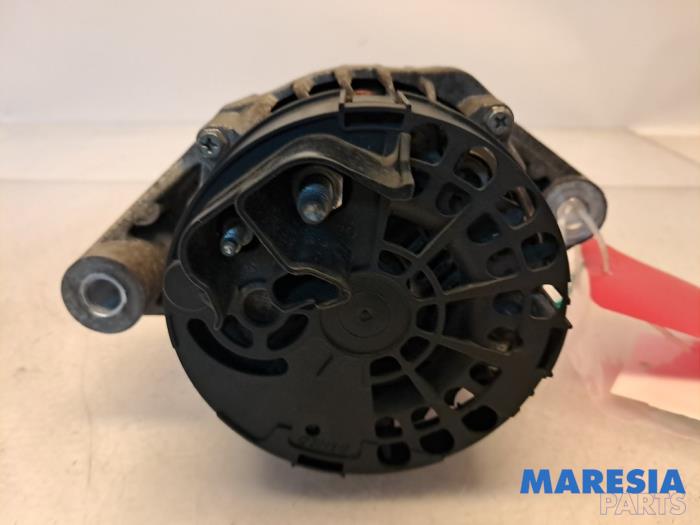 Dynamo van een Abarth 500C/595C/695C 1.4 T-Jet 16V 2010