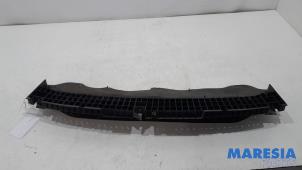 Gebruikte Bumper onderplaat Peugeot 107 1.0 12V Prijs € 14,95 Margeregeling aangeboden door Maresia Parts