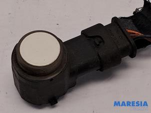 Gebruikte PDC Sensor Fiat 500C/595C/695C 1.4 T-Jet 16V Prijs € 30,00 Margeregeling aangeboden door Maresia Parts