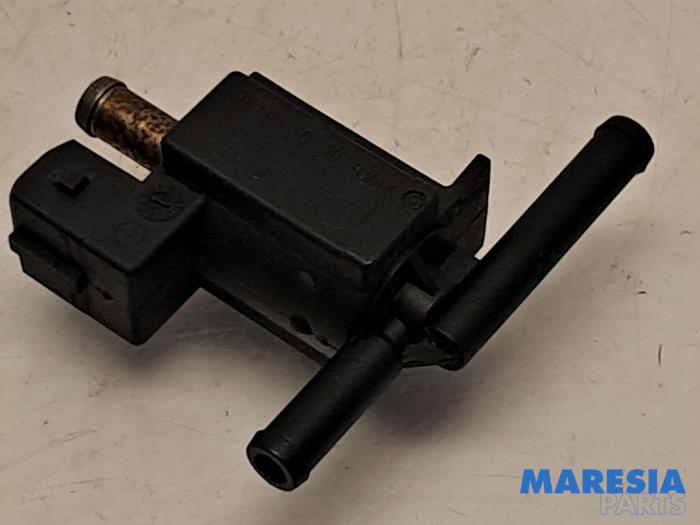 Gebruikte Turbodrukregelaar Renault Captur I (2R) 1.2 TCE 16V EDC Prijs € 29,00 Margeregeling aangeboden door Maresia Parts