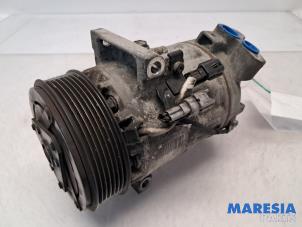 Gebruikte Waterpomp Renault Clio IV Estate/Grandtour (7R) 0.9 Energy TCE 12V Prijs € 100,00 Margeregeling aangeboden door Maresia Parts