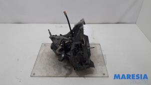 Gebruikte Versnellingsbak Renault Clio IV (5R) 0.9 Energy TCE 90 12V Prijs € 550,00 Margeregeling aangeboden door Maresia Parts