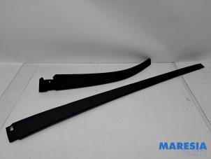 Gebruikte Afdekplaat Cabriodak Fiat 500C/595C/695C 1.4 T-Jet 16V Prijs € 90,00 Margeregeling aangeboden door Maresia Parts