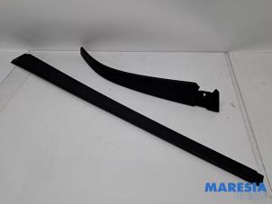 Gebruikte Afdekplaat Cabriodak Fiat 500C/595C/695C 1.4 T-Jet 16V Prijs € 90,00 Margeregeling aangeboden door Maresia Parts