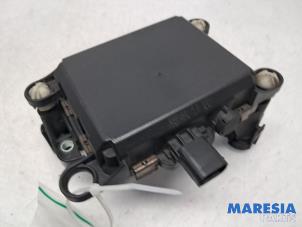 Gebruikte Sensor ACC (afstand) Peugeot 3008 I (0U/HU) 1.6 16V THP 155 Prijs € 100,00 Margeregeling aangeboden door Maresia Parts