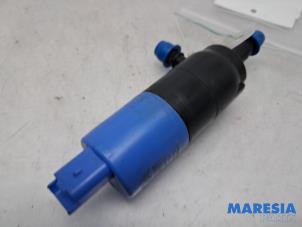 Gebruikte Pomp koplampsproeier Peugeot 3008 I (0U/HU) 1.6 16V THP 155 Prijs € 15,00 Margeregeling aangeboden door Maresia Parts