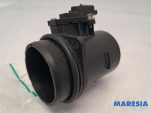 Gebruikte Luchthoeveelheidsmeter Peugeot 208 I (CA/CC/CK/CL) 1.4 HDi Prijs € 20,00 Margeregeling aangeboden door Maresia Parts