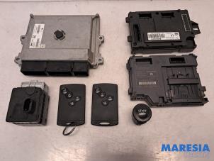 Gebruikte Computer Motormanagement Renault Clio IV (5R) 0.9 Energy TCE 90 12V Prijs € 270,00 Margeregeling aangeboden door Maresia Parts