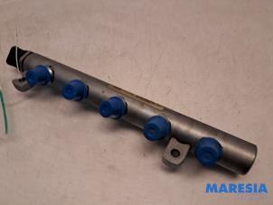 Gebruikte Common rail (Injectie) Renault Trafic (1FL/2FL/3FL/4FL) 1.6 dCi 95 Prijs € 90,75 Inclusief btw aangeboden door Maresia Parts