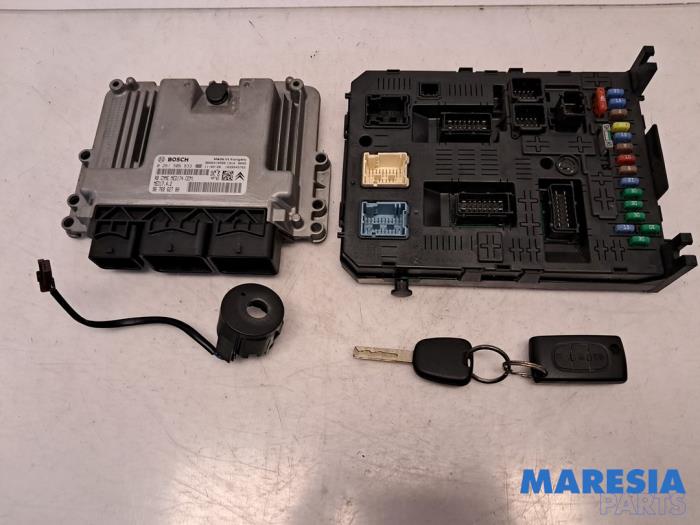 Computer Motormanagement van een Citroën C5 III Tourer (RW) 1.6 16V THP 155 2011
