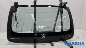 Gebruikte Ruit achter Peugeot 107 1.0 12V Prijs € 74,00 Margeregeling aangeboden door Maresia Parts