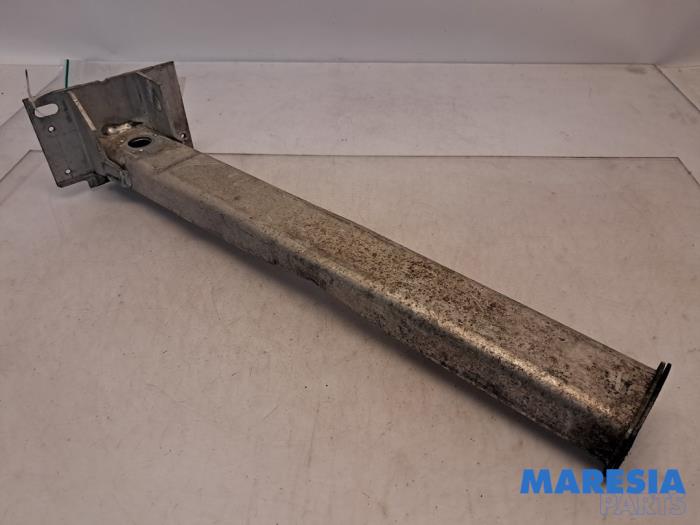Gebruikte Frontdeel steun Citroen C4 Berline (NC) 1.6 16V VTi Prijs € 25,00 Margeregeling aangeboden door Maresia Parts