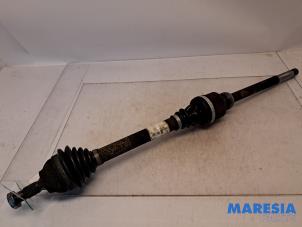 Gebruikte Aandrijfas rechts-voor Citroen C4 Berline (NC) 1.6 16V VTi Prijs € 55,00 Margeregeling aangeboden door Maresia Parts