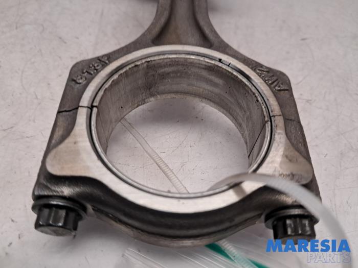 Drijfstang van een Citroën C4 Berline (NC) 1.6 16V VTi 2011