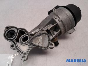 Gebruikte Oliefilterhouder Citroen C4 Berline (NC) 1.6 16V VTi Prijs € 54,99 Margeregeling aangeboden door Maresia Parts