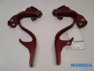 Gebruikte Motorkap Scharnier Fiat 500 (312) 1.2 Prijs € 24,95 Margeregeling aangeboden door Maresia Parts