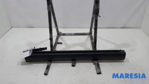 Gebruikte Hondenrek Peugeot 508 SW (8E/8U) 2.0 BlueHDi 180 16V Prijs € 108,90 Inclusief btw aangeboden door Maresia Parts