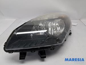 Gebruikte Koplamp links Renault Scénic III (JZ) 1.6 Energy dCi 130 Prijs € 99,99 Margeregeling aangeboden door Maresia Parts
