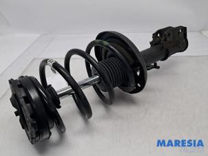 Gebruikte Mac Phersonpoot rechts-voor Renault Scénic III (JZ) 1.6 Energy dCi 130 Prijs € 35,00 Margeregeling aangeboden door Maresia Parts