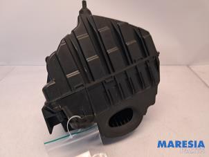 Gebruikte Luchtfilterhuis Renault Scénic III (JZ) 1.6 Energy dCi 130 Prijs € 22,50 Margeregeling aangeboden door Maresia Parts