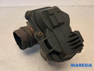 Gebruikte EGR Klep Renault Scénic III (JZ) 1.6 Energy dCi 130 Prijs € 65,00 Margeregeling aangeboden door Maresia Parts