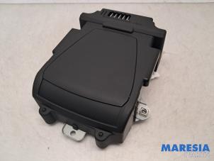 Gebruikte Head-up display Peugeot 508 SW (8E/8U) 2.0 BlueHDi 180 16V Prijs € 262,50 Inclusief btw aangeboden door Maresia Parts