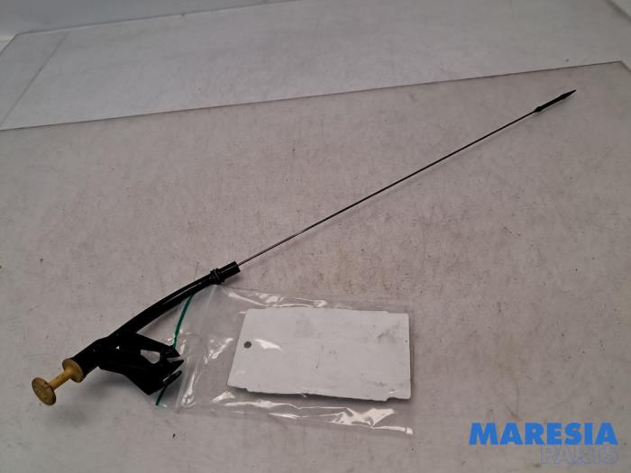 Gebruikte Peilstok Olie Citroen C4 Grand Picasso (3A) 1.6 16V THP 155 Prijs € 25,00 Margeregeling aangeboden door Maresia Parts