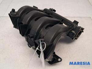 Gebruikte Inlaatspruitstuk Renault Twingo II (CN) 1.2 16V Prijs € 50,00 Margeregeling aangeboden door Maresia Parts