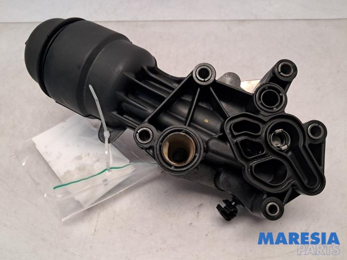 Gebruikte Oliefilterhuis Fiat Panda (312) 0.9 TwinAir 65 Prijs € 109,99 Margeregeling aangeboden door Maresia Parts