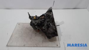 Gebruikte Versnellingsbak Renault Clio III Estate/Grandtour (KR) 1.2 16V TCE 100 Prijs € 339,00 Margeregeling aangeboden door Maresia Parts