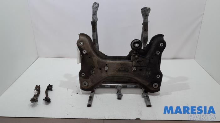 Gebruikte Subframe Renault Trafic (1FL/2FL/3FL/4FL) 1.6 dCi 125 Twin Turbo Prijs € 90,75 Inclusief btw aangeboden door Maresia Parts