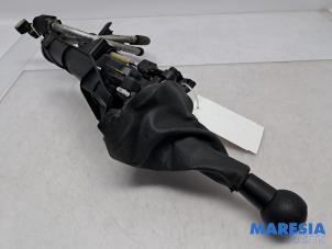 Gebruikte Versnellingspook Peugeot Partner (GC/GF/GG/GJ/GK) 1.6 HDI 90 Prijs € 72,60 Inclusief btw aangeboden door Maresia Parts