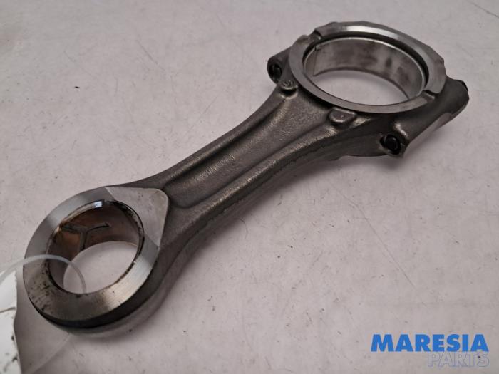 Gebruikte Drijfstang Fiat Ducato (250) 2.3 D 150 Multijet Prijs € 54,44 Inclusief btw aangeboden door Maresia Parts