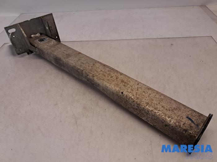 Gebruikte Frontdeel steun Peugeot 3008 I (0U/HU) 1.6 VTI 16V Prijs € 25,00 Margeregeling aangeboden door Maresia Parts