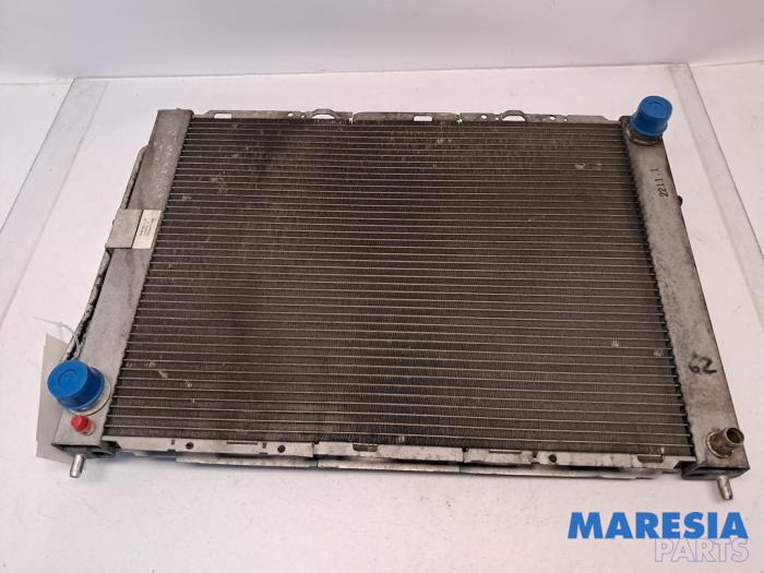 Gebruikte Radiateur Renault Clio III Estate/Grandtour (KR) 1.2 16V TCE 100 Prijs € 89,95 Margeregeling aangeboden door Maresia Parts